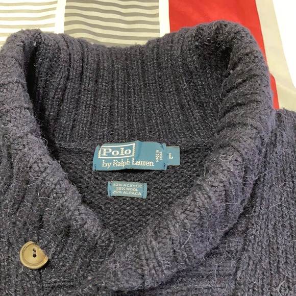 Shaw sweater - Picture 3 of 3